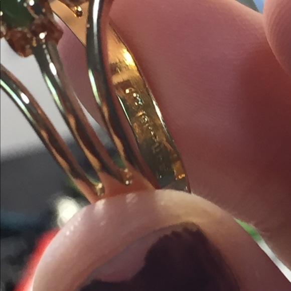 18k gold ring with jade